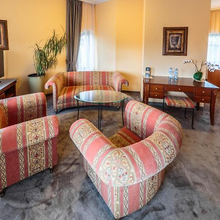 Hotel Fenix Jelenia Góra Esterno foto