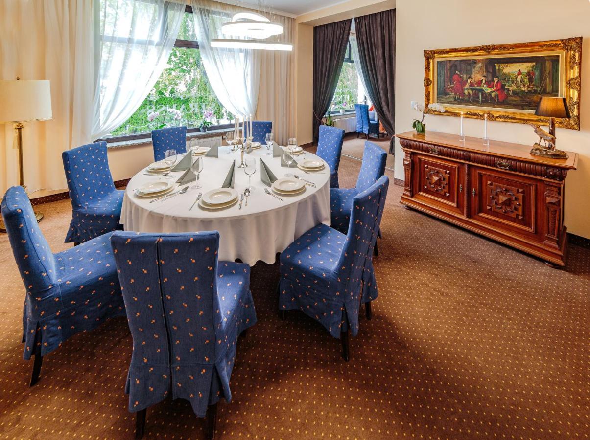 Hotel Fenix Jelenia Góra Esterno foto