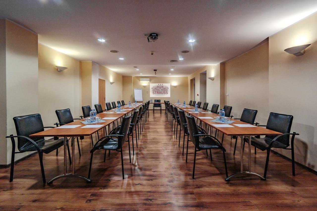 Hotel Fenix Jelenia Góra Esterno foto
