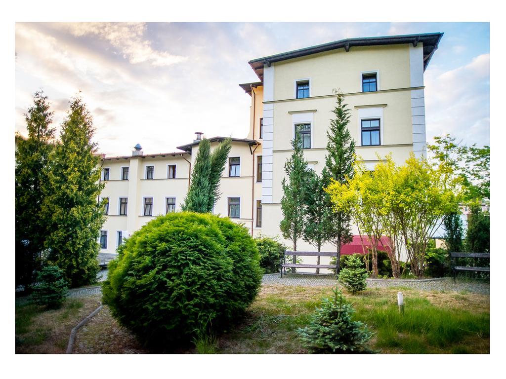 Hotel Fenix Jelenia Góra Esterno foto